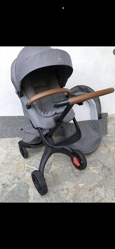 3d majice: **Stokke Xplory X kolica za bebu sa dodatnom opremom** Kolica su — 2
