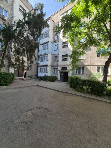 сниму дом недорого: 2 бөлмө, 48 кв. м, 105-серия, 5 кабат, Эски ремонт