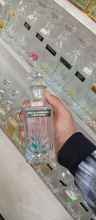 вешалки напольные для одежды оригинальные: 20x ətir qabı satılır 1 dənəsi 1 manata