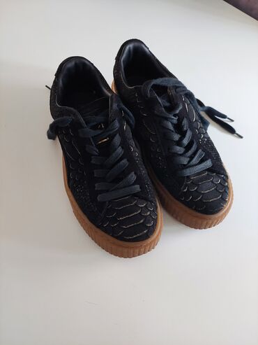 Sneakers & Athletic shoes: Puma, 38, color - Black