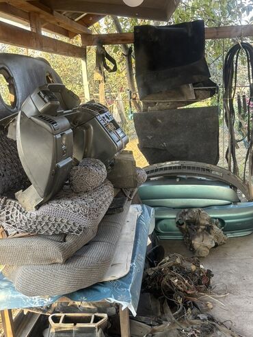 Digər avtomobil ehtiyat hissələri: VAZ/Lada üçün ehtiyat hissələri dəsti Satışda bir avtomobildən — 1