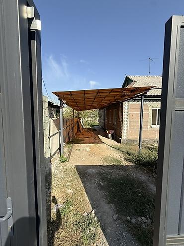 пишпек куплю дом: 5 комнат, 76 м², 4 соток, Бишкек, Пишпек Собственник — 2