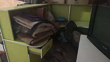 Столы: Ресепшн, Угловой рабочий/учебный стол с надстройкой и выдвижными — 6