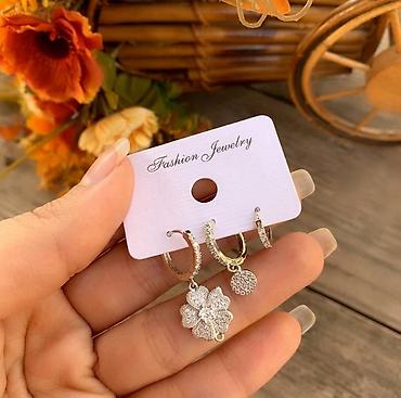 Premium keyfiyyət sırğa satılır ideal vəziyyət heç işdənilməmiş qızıl lalafo.az -da Premium keyfiyyət sırğa satılır ideal vəziyyət heç işdənilməmiş qızıl