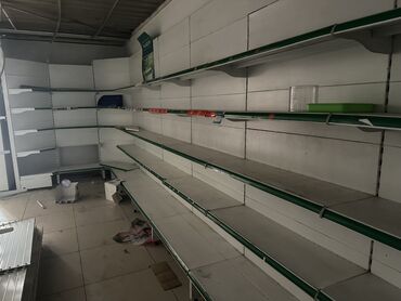 полки магазинов: Представляем комплект торгового оборудования, включающий стеллажи с