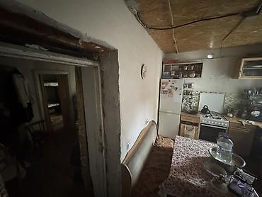 кемин дома: Продаётся пол дома: отдельный дом/часть дома с двумя комнатами и — 3