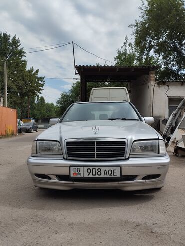 ауди 180: Mercedes-Benz C 180: 2000 г.