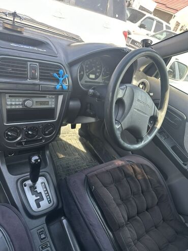 автомобиль субару форестер: Автомобиль Subaru Impreza белого цвета, универсал. Оснащен