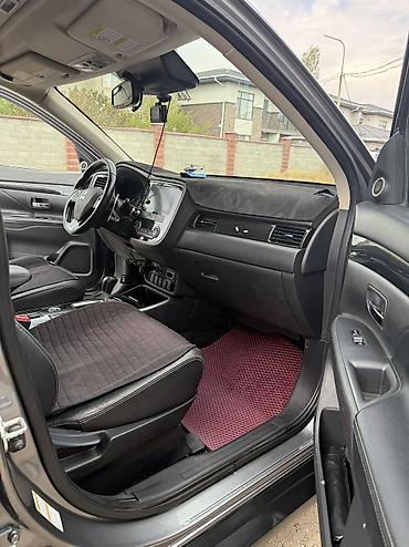 мицубиси оутландер: Mitsubishi Outlander: 2017 г., 3 л, Автомат, Бензин, Кроссовер — 7