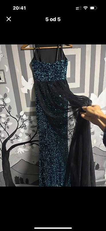 Haljine: Elegantna duga haljina sa šljokicama – kraljevsko plava - Model: uska — 5
