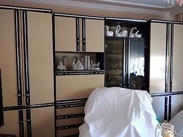 ikea lusteri visilice: Komplet trpezarijskog nameštaja i veliki vitrin-ormar - Materijal — 4