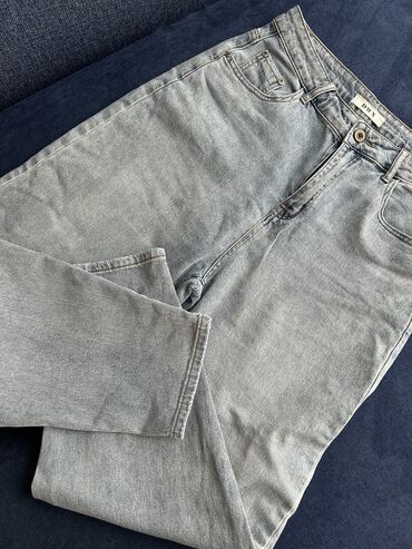 мужские джинсы с высокой талией: Мом, Высокая талия