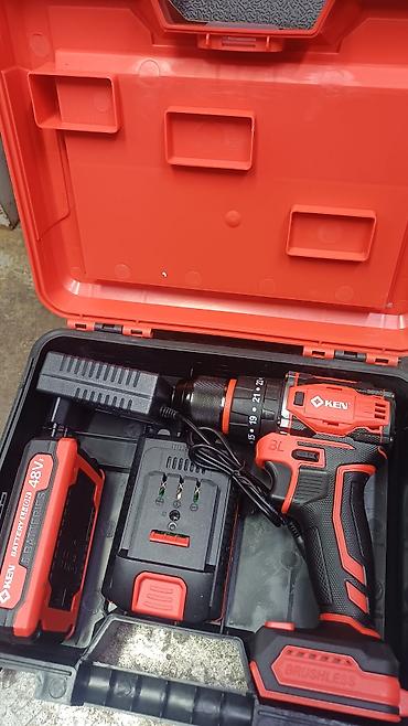 black decker: Аккумуляторная дрель-шуруповёрт KEN (бесщеточная) Комплектация: - — 2
