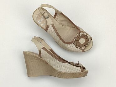 bluzki damskie wyprzedaż: Sandały i klapki