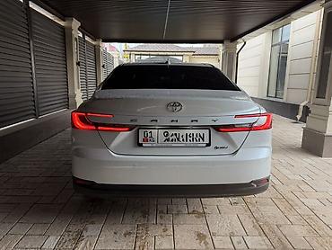 Транспорт: Toyota Camry: 2025 г., 2.5 л, Вариатор, Гибрид, Седан — 6