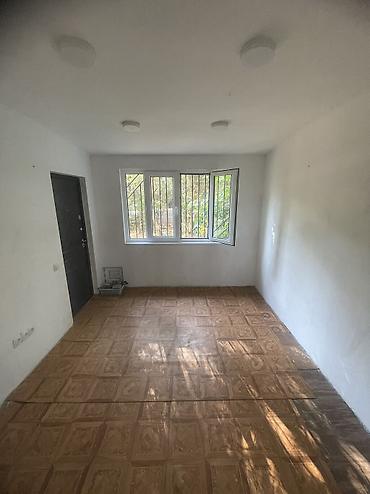 2 комнаты, 42 м², 6 мкр 104 серия, 1 этаж, Требуется ремонт at lalafo.kg 2 комнаты, 42 м², 6 мкр 104 серия, 1 этаж, Требуется ремонт