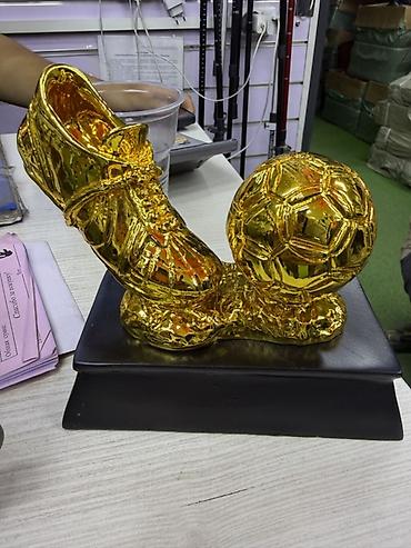 кубки: Кубки и спортивные статуэтки — 9