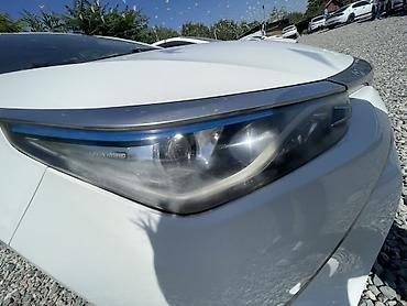 ру: Toyota Auris: 2019 г., 1.8 л, Хэтчбэк — 10