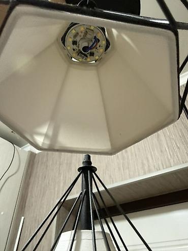Освещение: Подвесной светильник на 3 плафона LED и потолочный светильник LED — 3