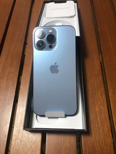 я ищу бу телефон: IPhone 13 Pro, Жаңы, 128 ГБ, Sierra Blue, Заряддоочу түзүлүш, Коргоочу айнек, Каптама, 85 %