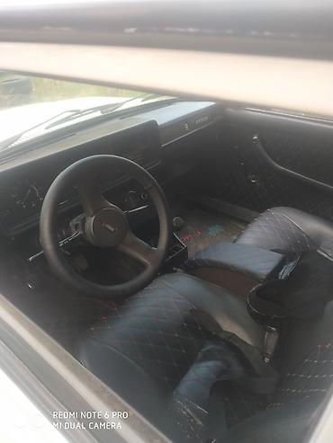 vaz 1111: VAZ 2107 sedan Xüsusiyyətlər: - Kuzov: 4 qapılı sedan, ağ rəng - — 1