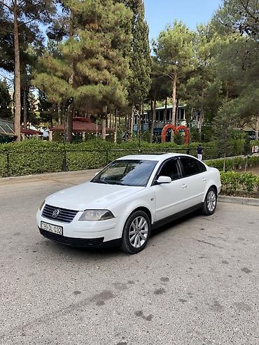 hot wheels f1: Volkswagen Passat: 2 l | 2001 il Sedan — 1