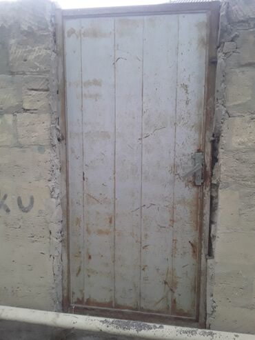 işlenmiş demir qapi: Б/у Входная дверь С замком, Без гарантии, Самовывоз
