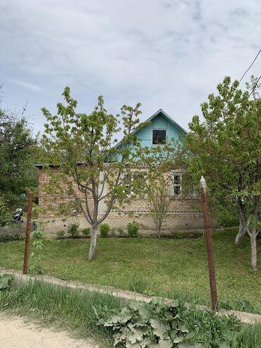 дом в селе арашан: 57 м², 3 комнаты, Старый ремонт С мебелью