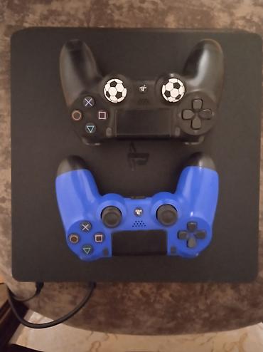 ps5 oyun qiymeti: PlayStation 4 Slim konsolu + 2 ədəd DualShock 4 gamepad - Model: PS4 — 1