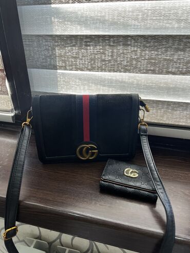 где можно продать наручные часы: Поясная сумка, бананка, Gucci, Б/у, Материал: Замша, Женские