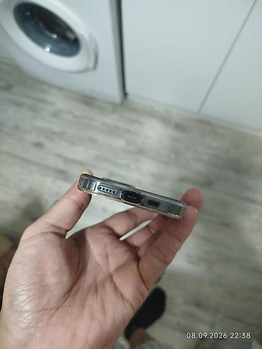 i̇phone 15 pro: IPhone 15, Qara, Face ID — 4