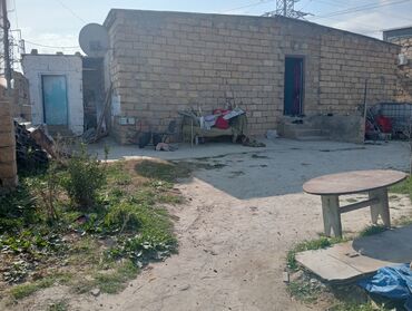 Həyət evləri və villaların satışı: Sumqayitda quba yolunda yola 50 metrə yaxinliğinda 2.5 sotun i̇çi̇ndə