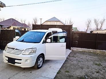 Toyota: Toyota Noah: 2003 г., 2 л, Автомат, Бензин — 4