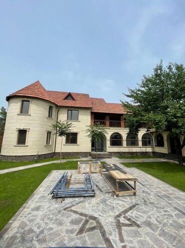 дома продажа: 425 м², 6 комнат, Требуется ремонт Без мебели at lalafo.kg дома продажа: 425 м², 6 комнат, Требуется ремонт Без мебели