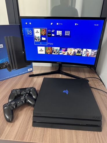 PS4 (Sony PlayStation 4): Продаю Sony PlayStation 4 про, 1000 гб. 3 ревизия. Приставка в