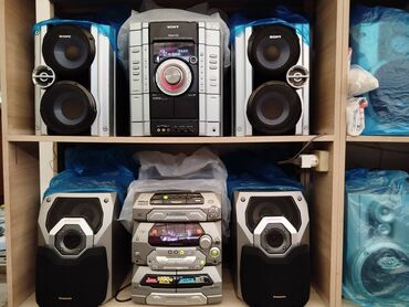музыкальные центры бу: Продаю недорого верхний SONY 8800 сом. нижний Panasonic Twin Woofer