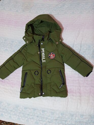 детская куртка для мальчика: Куртка на мальчика на 3-4 годика в отл состоянии