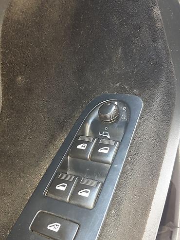 turbo az uvaz: Ağ rəngli sedan avtomobil Xarici: - Ağ gövdə, arxa park sensorları - — 3