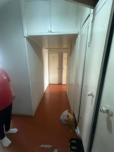 Долгосрочная аренда комнат: Сдается 2х комнатная квартира в Киркомстроме Бишкек Описание: - — 4