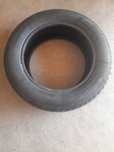 corolla runx: Шина 205/60R16