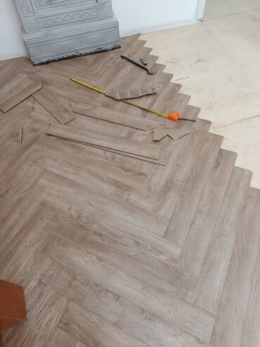 Döşəmə işləri: Laminat ustasi Her nov laminatlarin vurulmasi 90 derece,duz,sahmat — 17