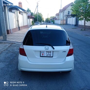 паста б 3: Honda Fit: 2005 г., 1.3 л, Вариатор, Бензин, Хетчбек