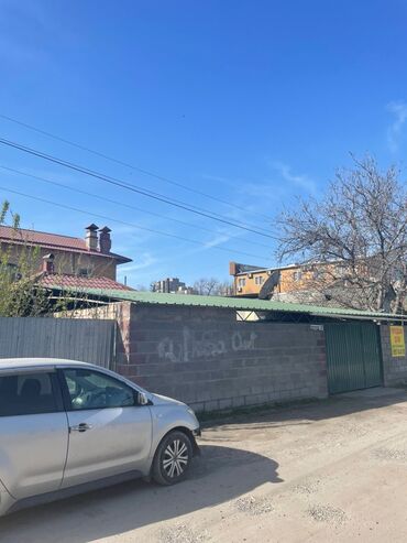 продаю дом район аламединского рынка: Дом, 370 м², 5 комнат, Собственник