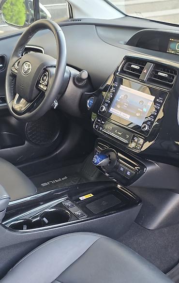 voxy noah: Toyota Prius: 2019 г., 1.8 л, Вариатор, Гибрид, Лифтбек — 6
