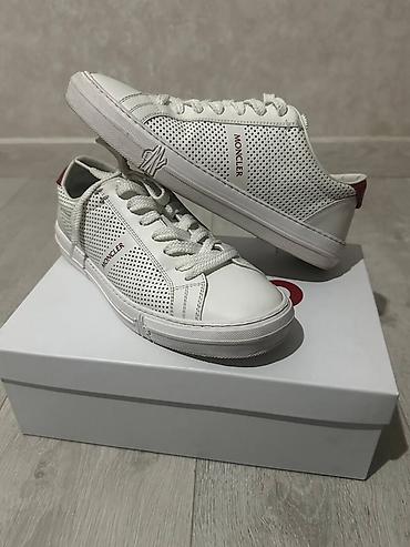 кр секс: Мужские кроссовки, 41, Moncler, Б/у, цвет - Белый — 2