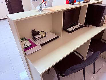 plazada ofis icare: 🏢 RESEPSİON MASASI SATILIR! 💰 Qiymət: 300 AZN ✨ Səliqəli və müasir — 4