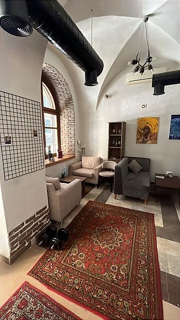 restoran is: Divan kreslo stol stul her sey var xolodilnik biryerde satilir — 1
