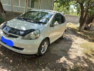 узген машина: Honda Fit: 2001 г., 1.4 л, Автомат, Бензин, Хэтчбэк