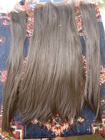 saç rəngi: Sac sunidir tebiiden secilmir istifade edilmeyib uzunlugu 70 sm 250