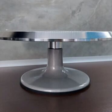 �������������� ���������������� ��������������: Поворотный столик из металла, прочный, удобный диаметр 30см цвет